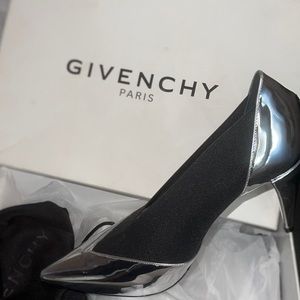 Givenchy pump heels 👠
